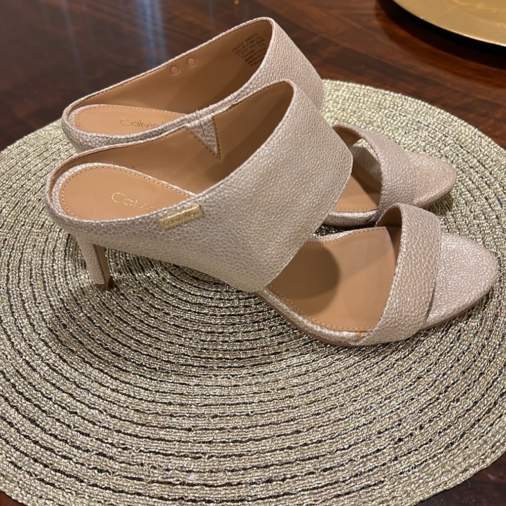 Calvin Klein - Nude Grain Leather - Picture 2 of 5
